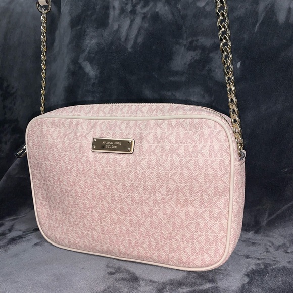 Michael Kors Soft Pink Over the Shoulder Clutch - Picture 3 of 6